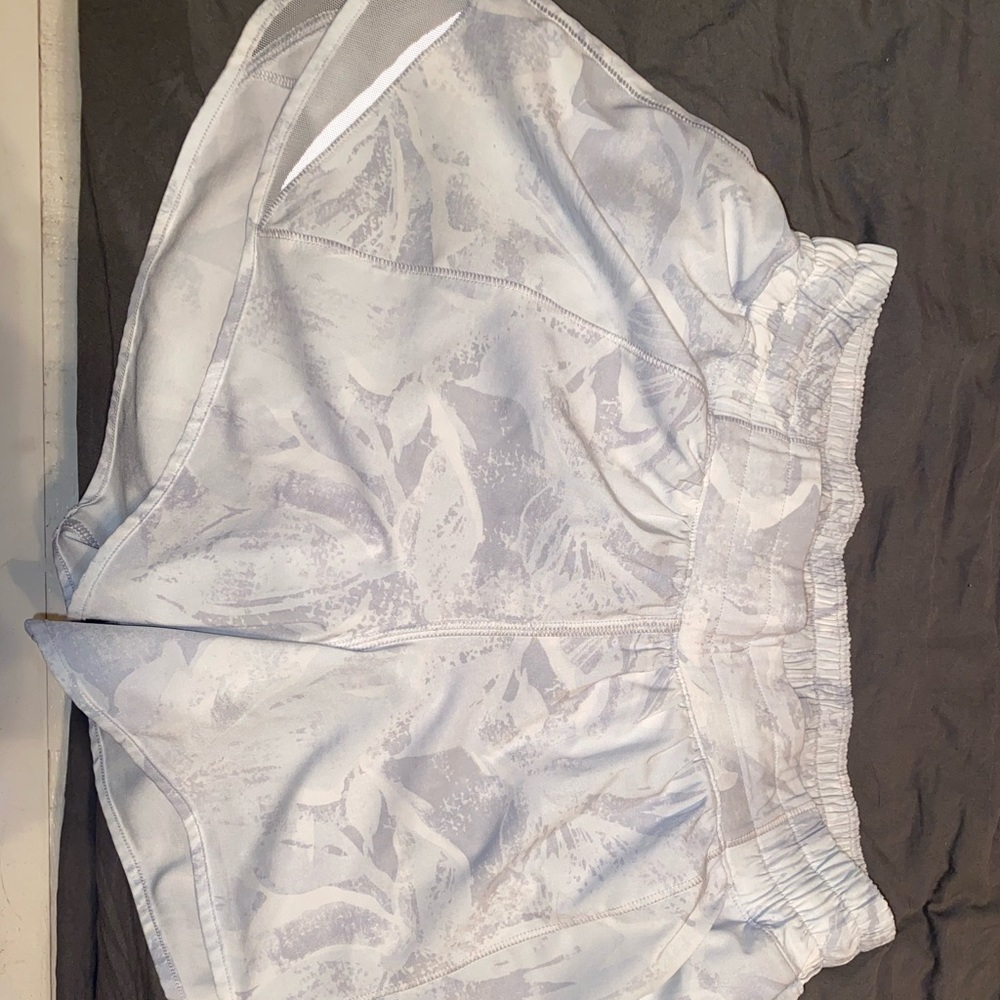 lulu lemon shorts!